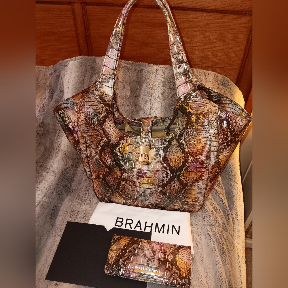 Rare Find! Brahmin Carla Rattlesnake Melbourne and matching Ady wallet 😍